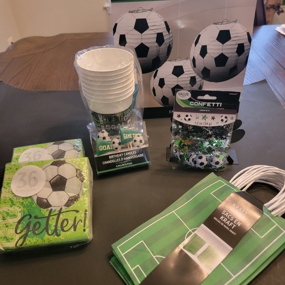 Soccer Birthday Party Decoration Set - Picture 3 of 9